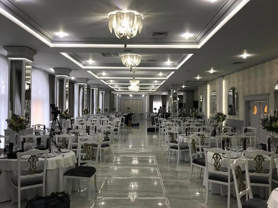 Royal Class Hotel Cluj-Napoca Exteriör bild