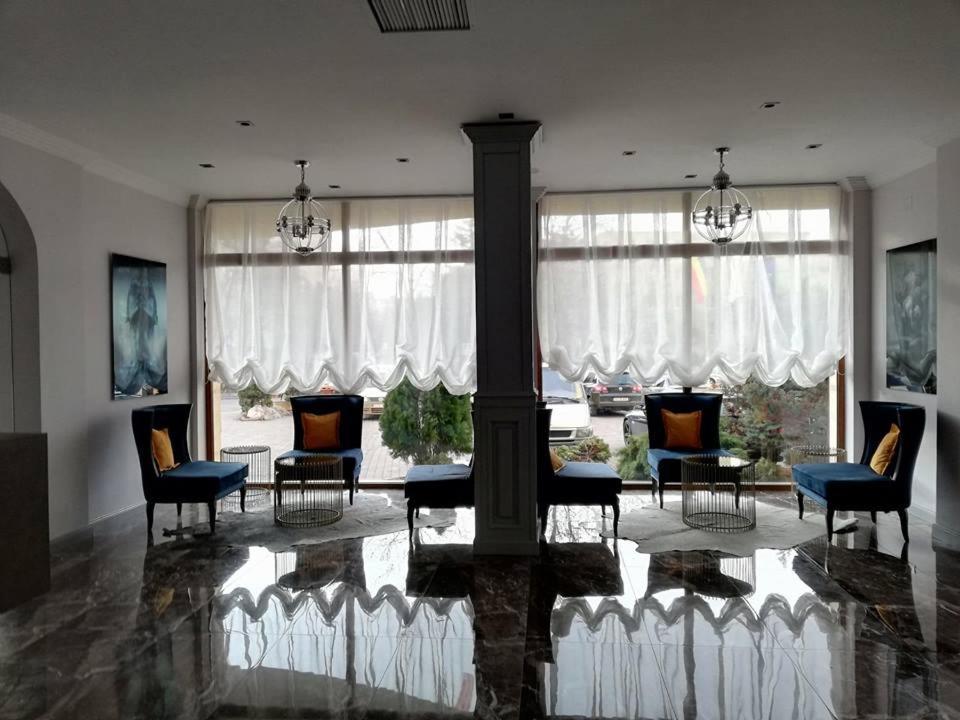 Royal Class Hotel Cluj-Napoca Exteriör bild