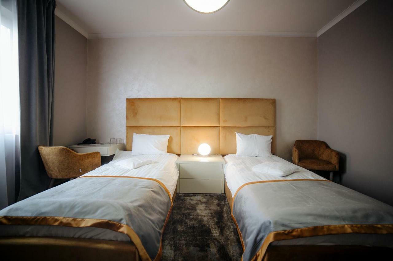 Royal Class Hotel Cluj-Napoca Exteriör bild