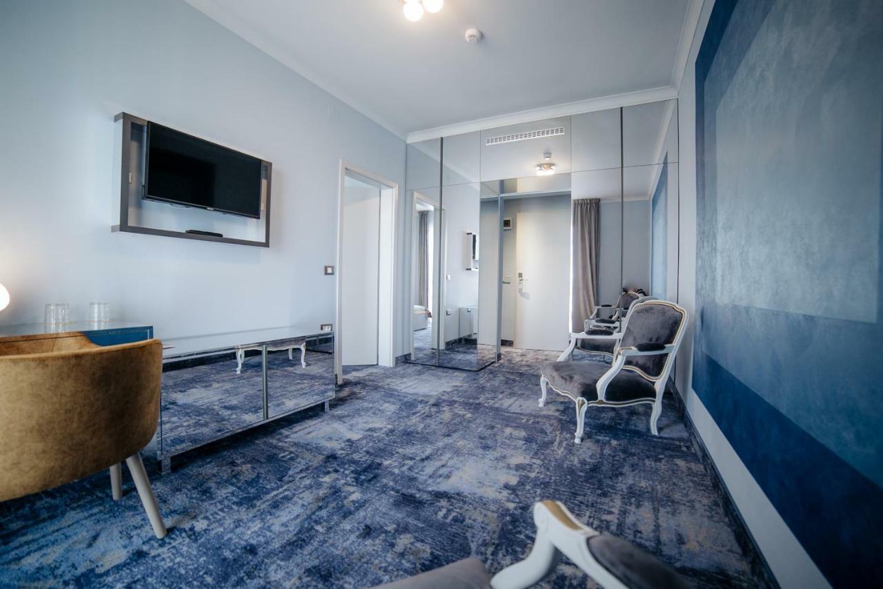 Royal Class Hotel Cluj-Napoca Exteriör bild