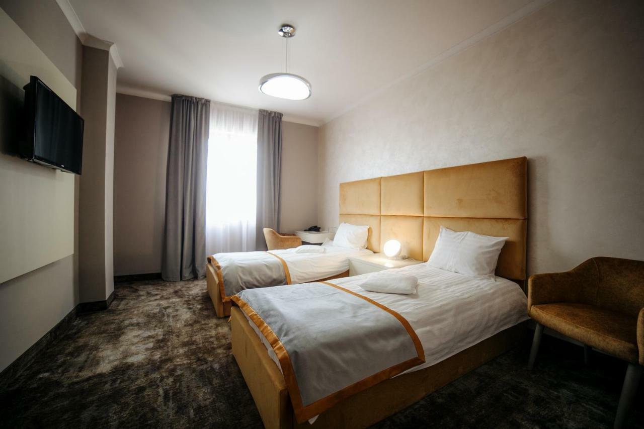 Royal Class Hotel Cluj-Napoca Exteriör bild