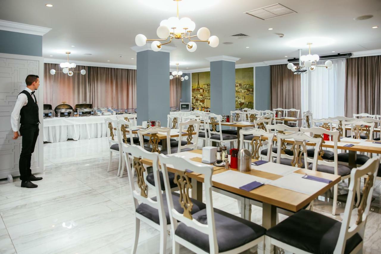 Royal Class Hotel Cluj-Napoca Exteriör bild